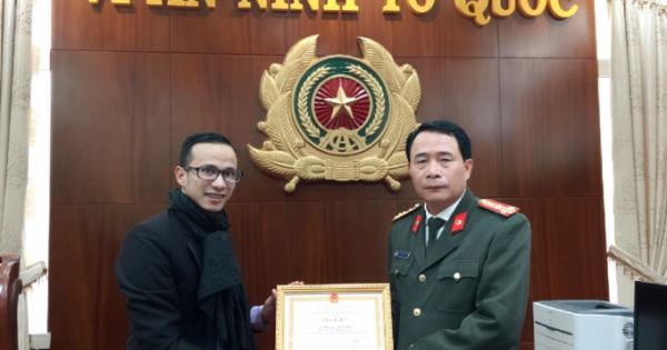 Phóng viên báo Pháp luật Việt Nam được Công an tỉnh Thừa Thiên Huế khen thưởng