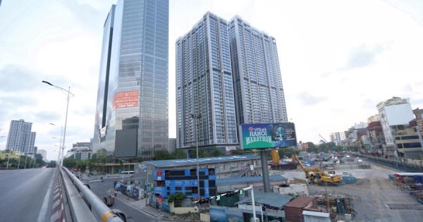 Đại gia mới nổi chi 751 triệu USD mua lại Capital Place là ai?
