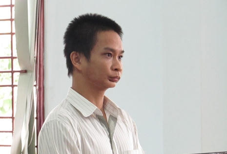 Lừa đảo để có tiền trị bệnh