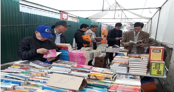 Hà Nội: Đông đảo độc giả đến với "Hội sách mùa xuân 2018" Hà Nội: Đông đảo độc giả đến với "Hội sách mùa xuân 2018"