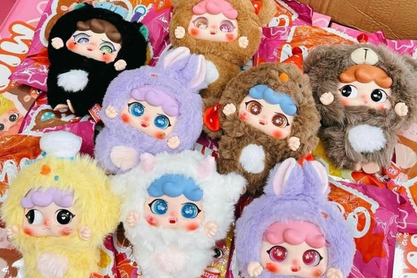 Nhà sản xuất búp bê Baby Three: Thu hồi sản phẩm bị cho là có đường nét 'đường lưỡi bò'