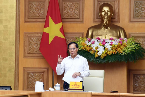 Kiểm tra ngay khi người dân tố giác hành vi buôn bán hàng giả Kiểm tra ngay khi người dân tố giác hành vi buôn bán hàng giả