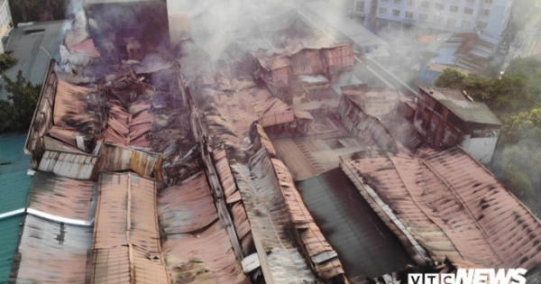 Báo cáo nhanh về vụ cháy tại Công ty Bóng đèn phích nước Rạng Đông