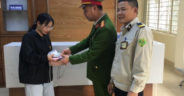 Sinh viên Học viện Báo chí và Tuyên Truyền viết thư cảm ơn Công an quận Hoàn Kiếm