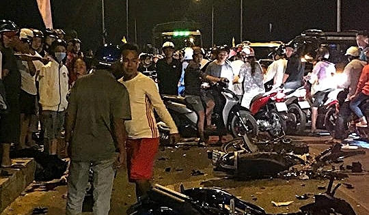 Hai người thiệt mạng sau cú đối đầu định mệnh trên cầu