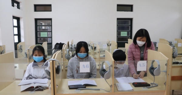 Học sử không thể phụ thuộc hoàn toàn vào sách giáo khoa