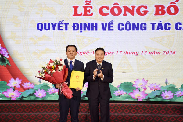 Phỏ Chủ tịch UBND huyện Quỳnh Lưu được bổ nhiệm làm Phó Giám đốc Sở Nội vụ tỉnh Nghệ An Phỏ Chủ tịch UBND huyện Quỳnh Lưu được bổ nhiệm làm Phó Giám đốc Sở Nội vụ tỉnh Nghệ An