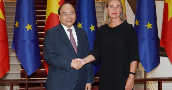 Thủ tướng tiếp Phó Chủ tịch Ủy ban châu Âu Thủ tướng tiếp Phó Chủ tịch Ủy ban châu Âu