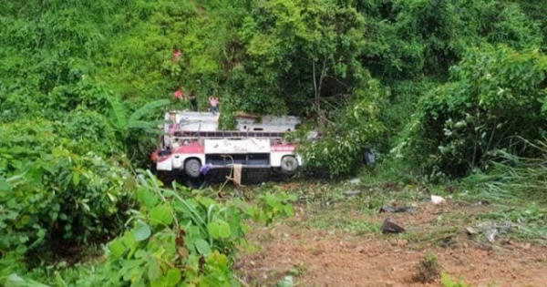 Xe khách rơi xuống vực tại Cao Bằng: Đã có 4 nạn nhân tử vong, 15 người đang cấp cứu tại bệnh viện