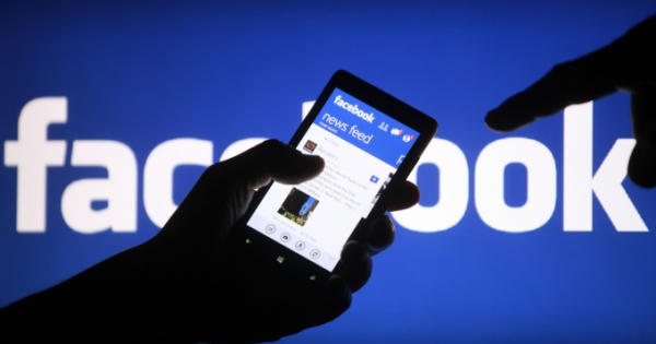 Slide – Điểm tin thị trường: Facebook thay đổi chính sách, tác động đến người bán hàng online Slide – Điểm tin thị trường: Facebook thay đổi chính sách, tác động đến người bán hàng online
