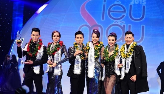 Siêu mẫu Việt Nam 2015: Khả Trang, Tuấn Anh ngoạn mục giành giải vàng Siêu mẫu Việt Nam 2015: Khả Trang, Tuấn Anh ngoạn mục giành giải vàng