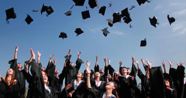 Sinh viên mới ra trường có cơ hội thi tuyển vào ngành Tòa án không?