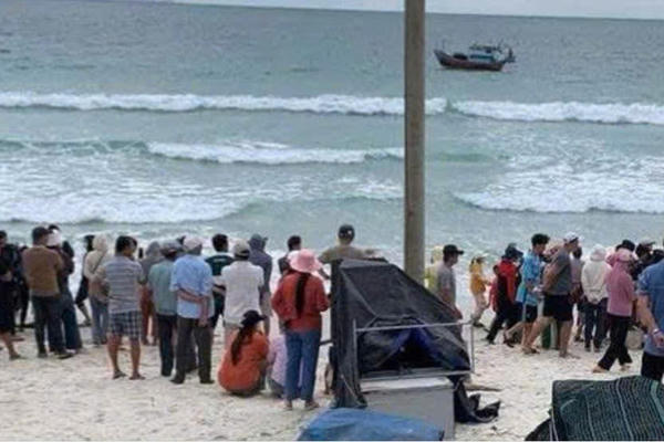 Khánh Hòa: Nỗ lực tìm kiếm hai học sinh tắm biển rồi mất tích ở Ninh Hòa