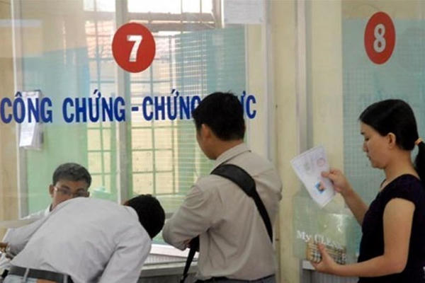 Từ ngày mai (1/7), ký văn bản trước mặt công chứng viên phải được chụp ảnh lại