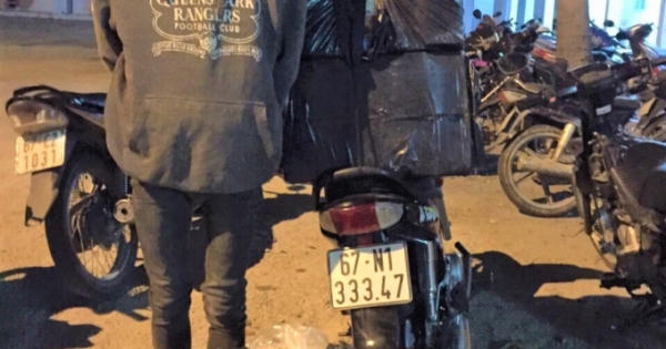 An Giang: Bắt giữ đối tượng vận chuyển thuốc lá ngoại