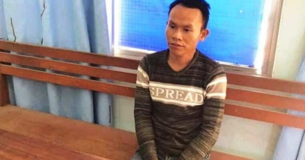Sau gần 10 ngày lẩn trốn, kẻ dùng dao bấm đâm chết người ra đầu thú