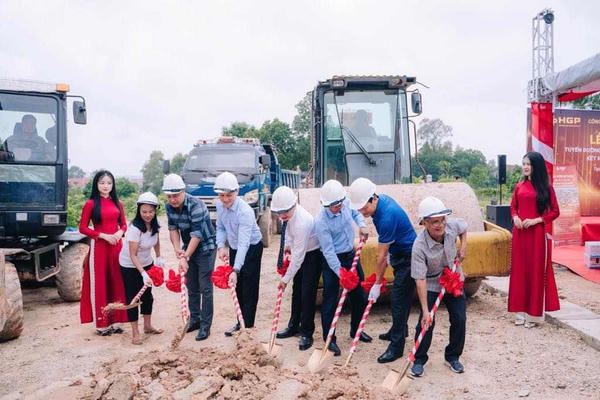 Doanh nghiệp đầu tư 700 triệu đồng xây dựng tuyến đường đại đoàn kết cho người dân