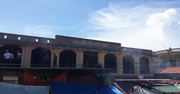 Hậu Lộc (Thanh Hóa): “Bà hỏa” bất ngờ ghé thăm chợ cá xã Minh Lộc