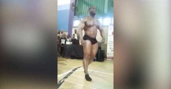 [Clip]: Vận động viên thể hình tử vong sau động tác biểu diễn chào khán giả