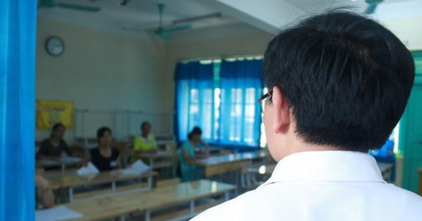 Bộ trưởng Giáo dục lập tổ kiểm tra bất thường về điểm thi tại Sơn La, Lạng Sơn