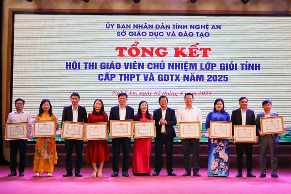 Nghệ An: Công nhận 292 giáo viên đạt danh hiệu giáo viên chủ nhiệm giỏi cấp tỉnh năm 2025