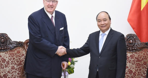 Thủ tướng tiếp ông Henry Keswick, Chủ tịch Tập đoàn Jardines Matheson