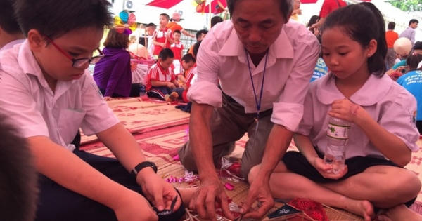Những nghệ nhân “giữ lửa” cho đồ chơi Trung thu truyền thống