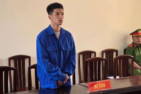 Tài xế taxi lãnh án 18 tháng tù vì tổ chức vượt biên trái phép