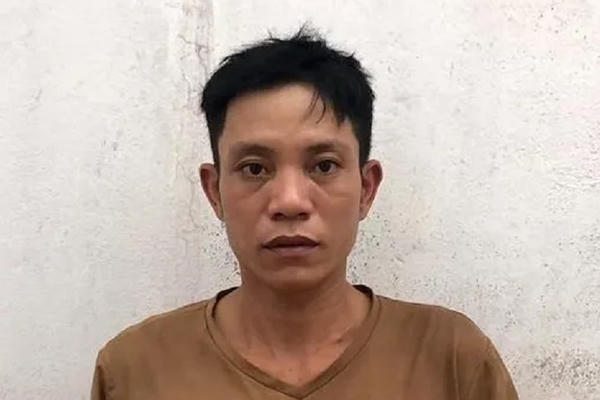 Mâu thuẫn với vợ, chồng mang súng tự chế cùng xăng đến đốt quán nơi vợ làm việc