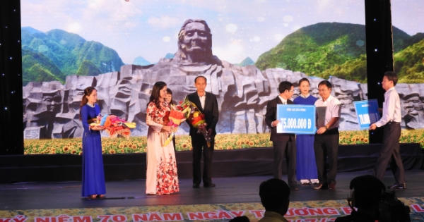 Đắk Nông: Đêm nghệ thuật tri ân và gây quỹ đền ơn đáp nghĩa Đắk Nông: Đêm nghệ thuật tri ân và gây quỹ đền ơn đáp nghĩa