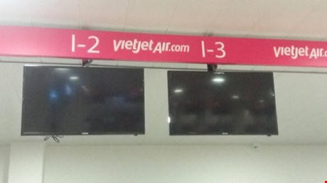 Tin tặc ở sân bay, ai rắc lông ngỗng Mỵ Châu?