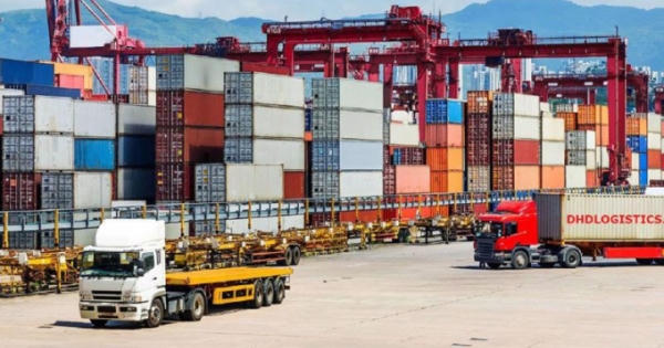 Việt Nam nhập siêu 500 triệu USD trong tháng đầu tiên năm 2022