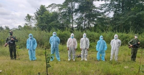 Một nhóm người tìm đường xuất cảnh trái phép sang Campuchia