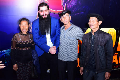 Thổ dân Việt trong 'Kong': Diễn viên Hollywood rất hòa đồng