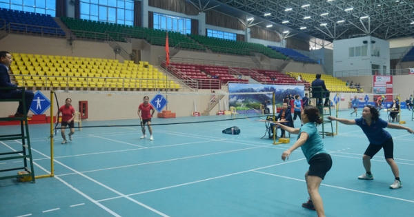 Gần 300 vận động viên tham gia Giải cầu lông, bóng bàn các câu lạc bộ tỉnh Lào Cai