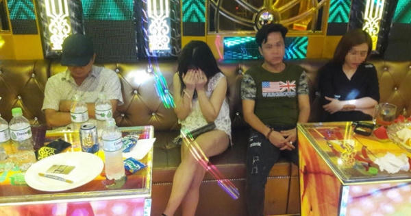 Phúc XO chỉ đạo đàn em để khách mang ma túy vào quán hát Phúc XO chỉ đạo đàn em để khách mang ma túy vào quán hát