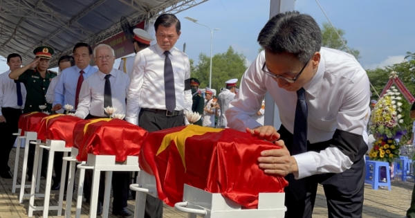 Tổ chức lễ viếng, truy điệu, an táng 28 liệt sỹ đặc công Rừng Sác Tổ chức lễ viếng, truy điệu, an táng 28 liệt sỹ đặc công Rừng Sác