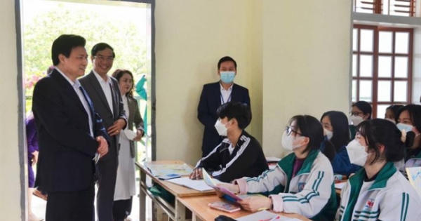 Thứ trưởng Bộ GD&ĐT: Chủ động và sẵn sàng cho Chương trình mới ở lớp 10