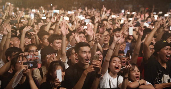 Dàn sao “khủng” cháy hết mình đón tân sinh viên ĐH Giao thông vận tải