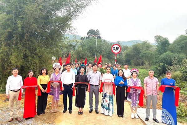 Khánh thành cầu dân sinh vượt lũ tặng bà con vùng cao Hà Giang