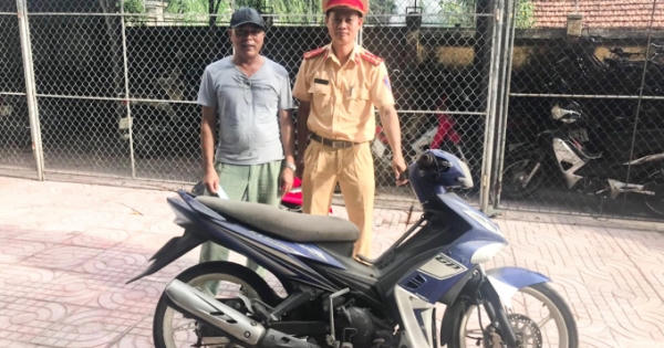 Hà Tĩnh: Bất ngờ nhận lại xe máy sau 7 năm bị kẻ gian lấy cắp Hà Tĩnh: Bất ngờ nhận lại xe máy sau 7 năm bị kẻ gian lấy cắp