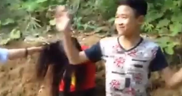 Lào Cai: Clip 1 nữ sinh bị đánh hội đồng như phim chưởng