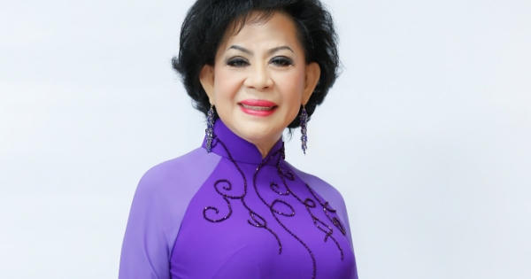 Danh ca Giao Linh hát tặng cố nhạc sĩ Nguyễn Văn Đông trên sân khấu Hãy Nghe Tôi Hát Danh ca Giao Linh hát tặng cố nhạc sĩ Nguyễn Văn Đông trên sân khấu Hãy Nghe Tôi Hát