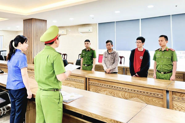Mua bán trái phép hóa đơn bán hàng thu lợi bất chính hàng chục tỷ đồng
