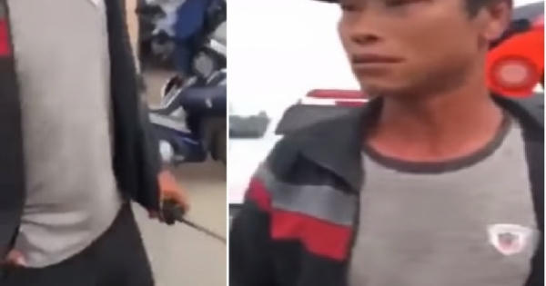 Hưng Yên: Đang xác minh đối tượng tay cầm bộ đàm tại chốt CSGT bắt người dân xóa clip Hưng Yên: Đang xác minh đối tượng tay cầm bộ đàm tại chốt CSGT bắt người dân xóa clip