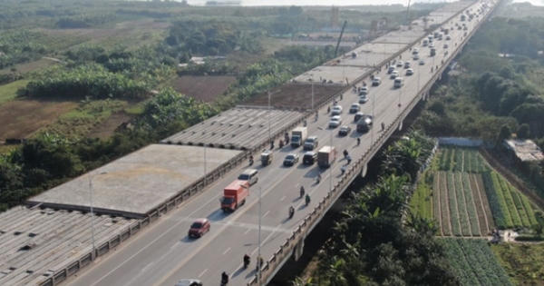 Công trường cầu Vĩnh Tuy 2 nhộn nhịp những ngày giáp Tết Nguyên đán Nhâm Dần 2022