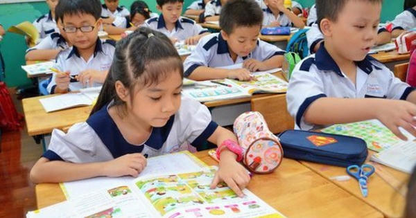 Đối với học sinh tiểu học, việc học ngoại ngữ nên là việc khuyến khích tự chọn hơn là ép buộc