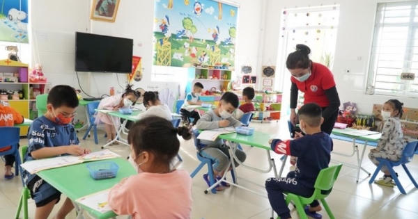 Loạt chính sách 'giữ chân' giáo viên ở lại với nghề