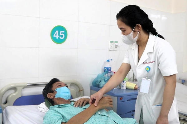 Cắt bướu, bảo tồn thận cho nam bệnh nhân có thận độc nhất