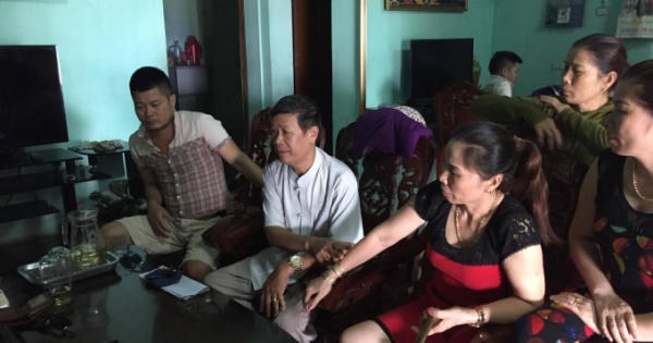 Hà Tĩnh: Đốt rác giữa đường khiến 3 cô cháu bỏng nặng